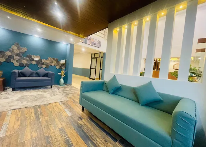 Zeke Hotels